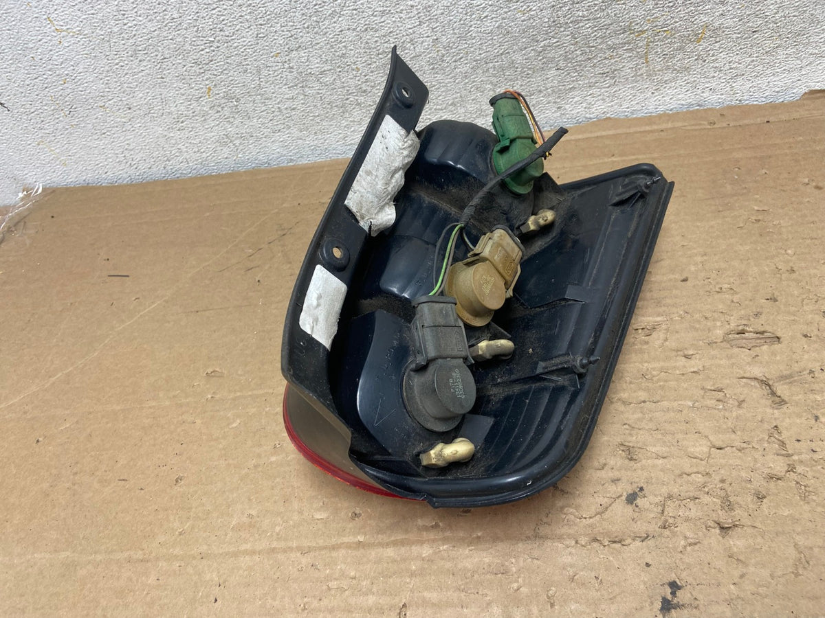 2001 to 2007 Ford Escape Right Passenger RH Side Tail Light AH9204 LK3