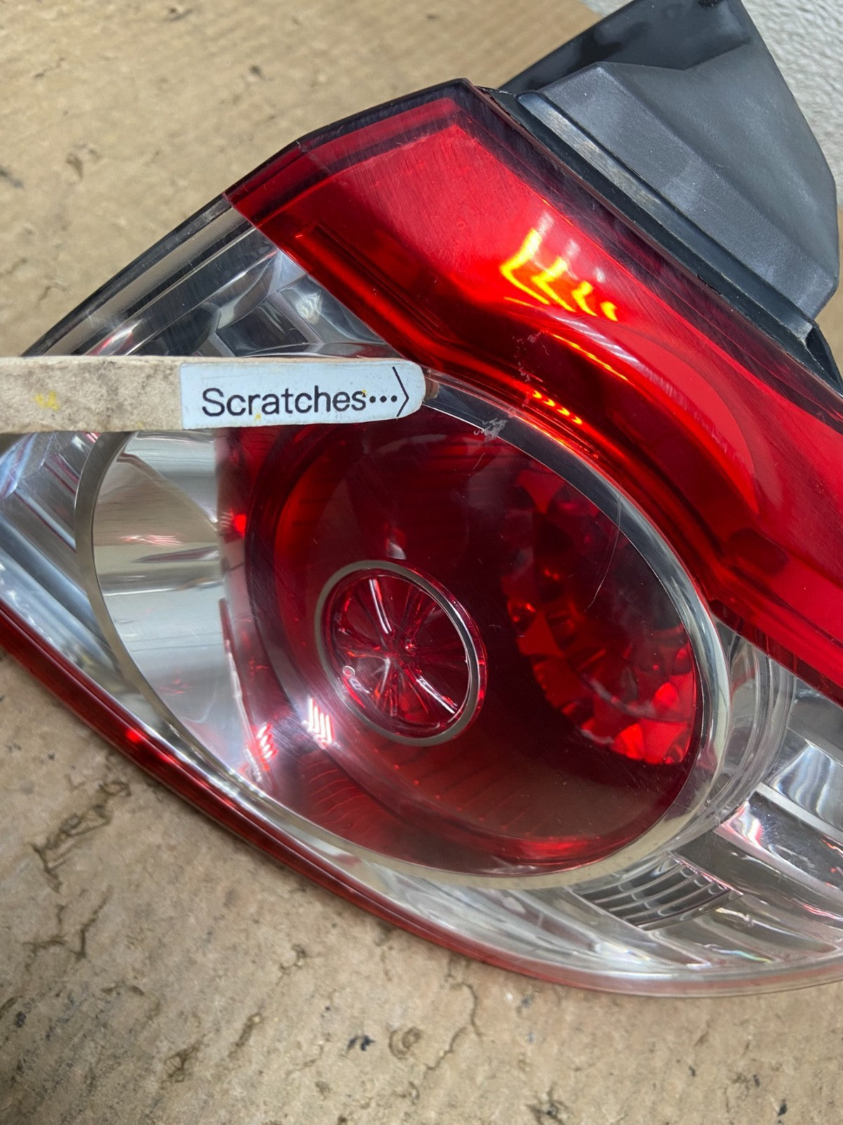 2010 to 2012 Hyundai Santa Fe Right Passenger RH Tail Light OEM AA8332 LK3
