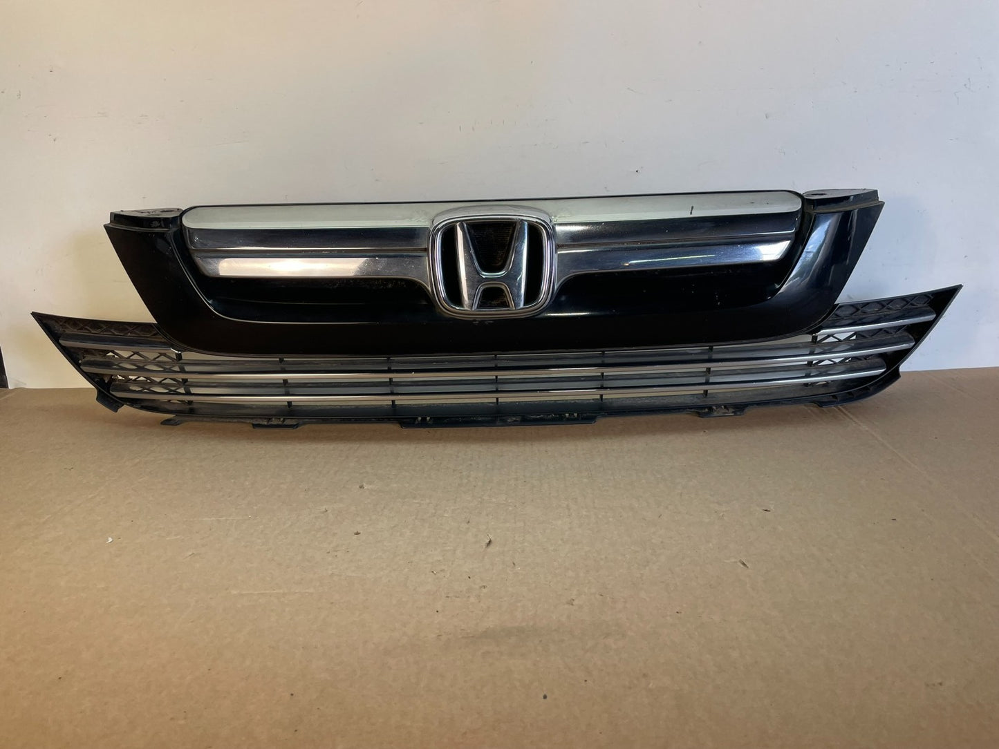 2007 2008 2009 Honda CR-V CRV Front Upper Grille Grill AG2851 DG0