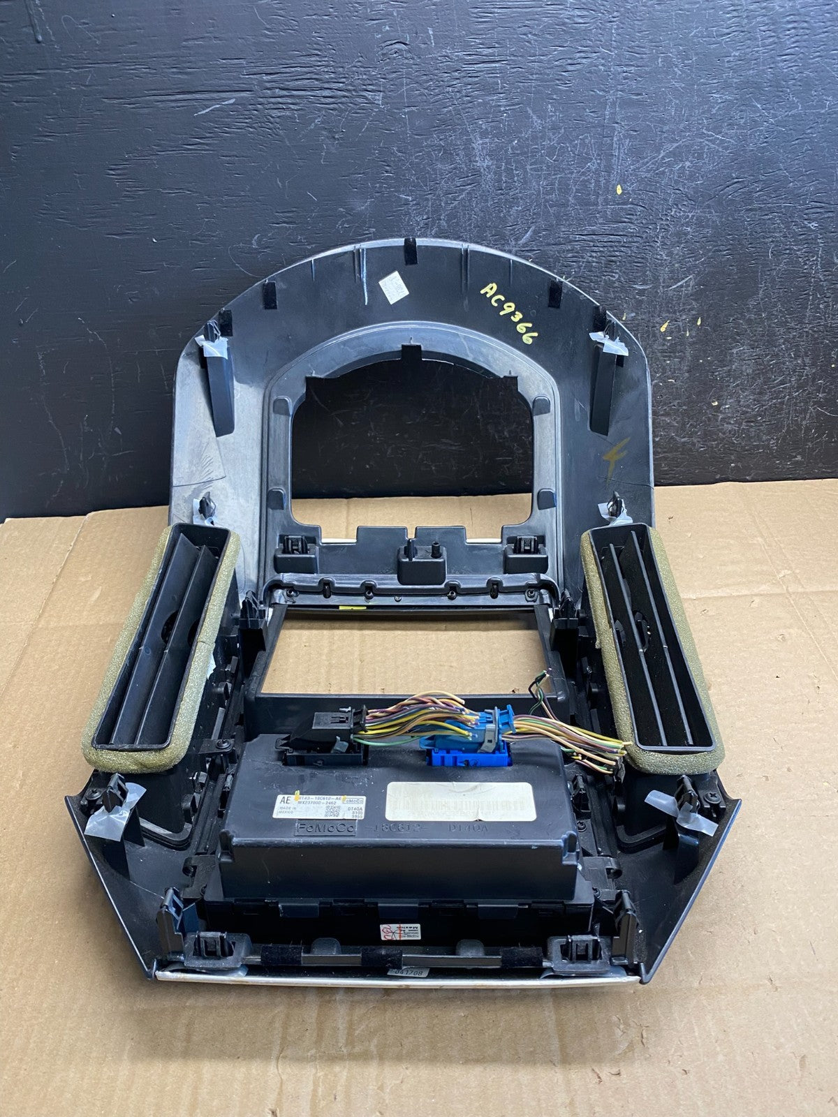 2007 - 2010 Ford Edge Heater Climate Control Radio Control Dash Bezel ac9366 DG4