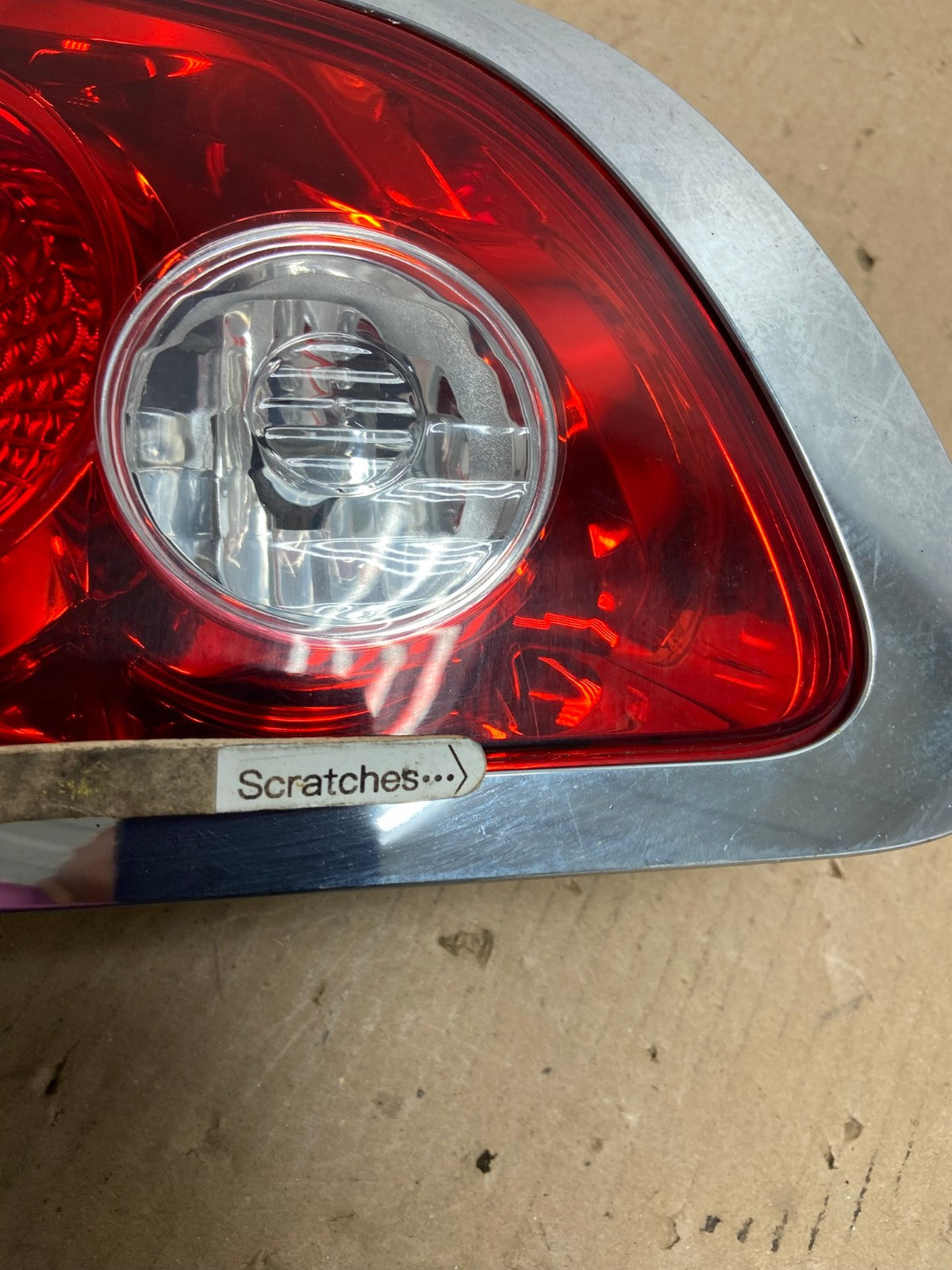 2008 - 2012 Buick Enclave Left Driver Lh Inner Tail Light AE8766 LK3