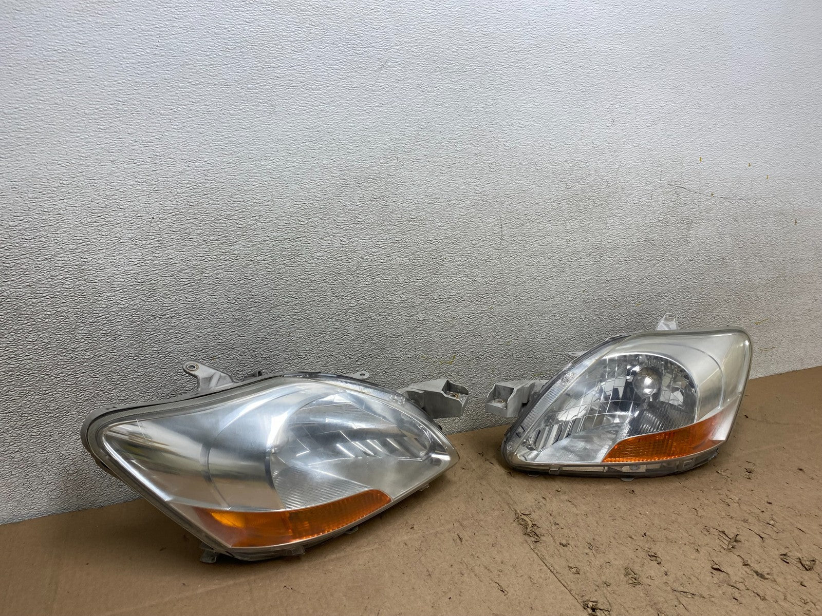 2007 2008 2009 Toyota Yaris Left+Right Halogen Headlights Oem W3693 DW2