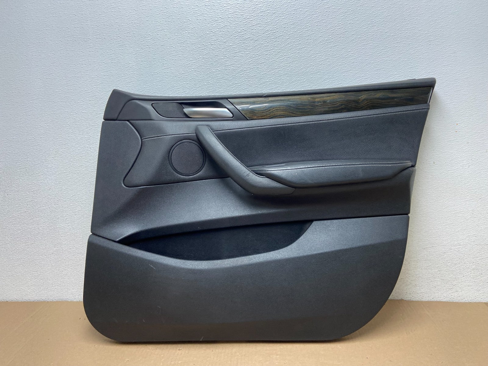 2011 to 2017 Bmw X3 Front Right Passenger Side Door Panel Cover M6924 DG0