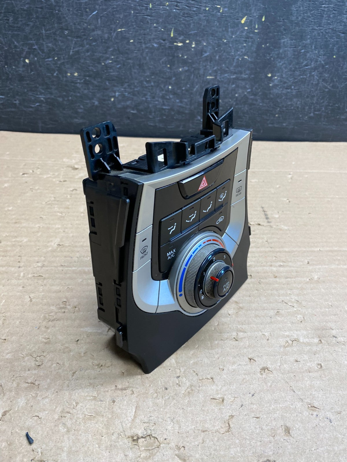 2011 - 2013 Hyundai Elantra Center Heater A/C AC Climate Control Panel ag6420 DG1