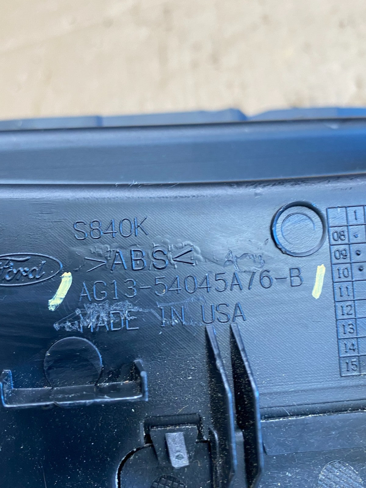 2013 - 2019 Ford Taurus Center Console Shifter Trim Storage ac6796 DG6