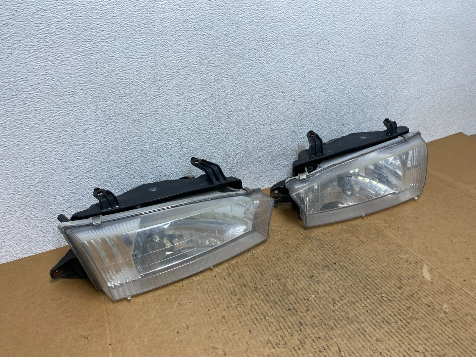 1997 - 1999 Subaru Legacy Left+Right Side Headlights Halogen AE1432 DW2