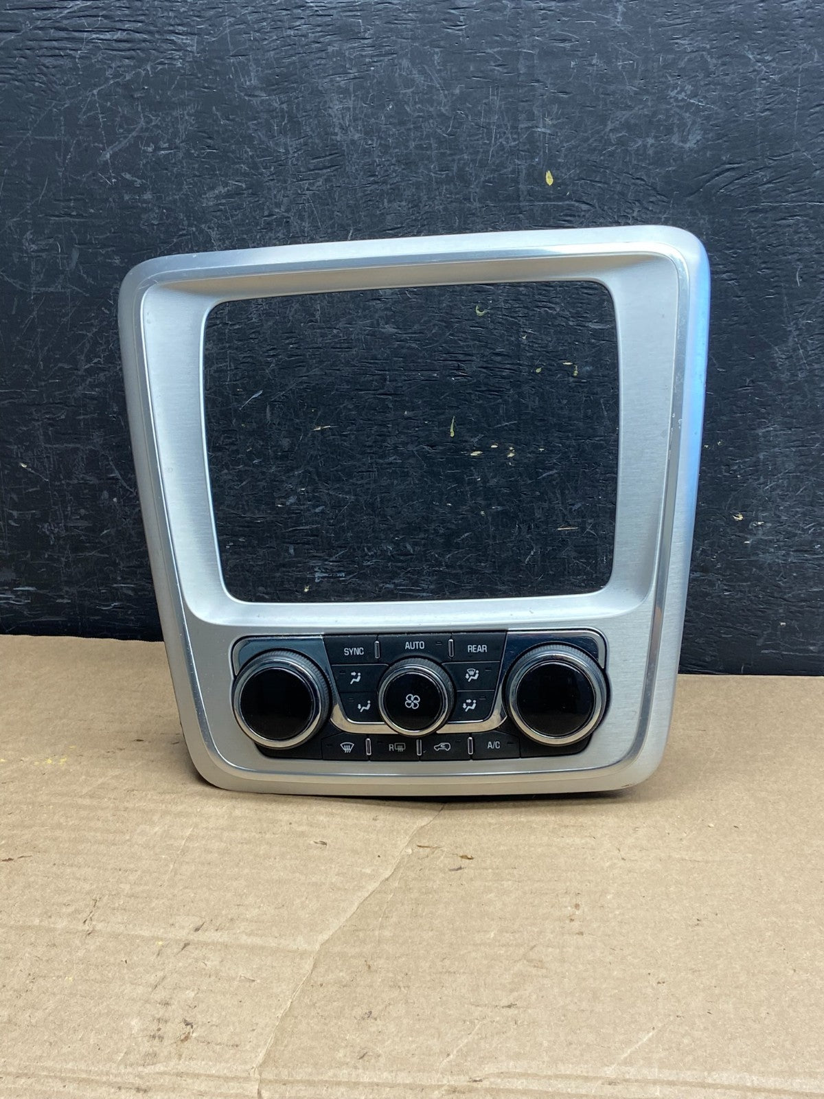 2013 - 2016 GMC Acadia A/C Heater Climate Control Radio Panel Bezel OE AF1900 DG0