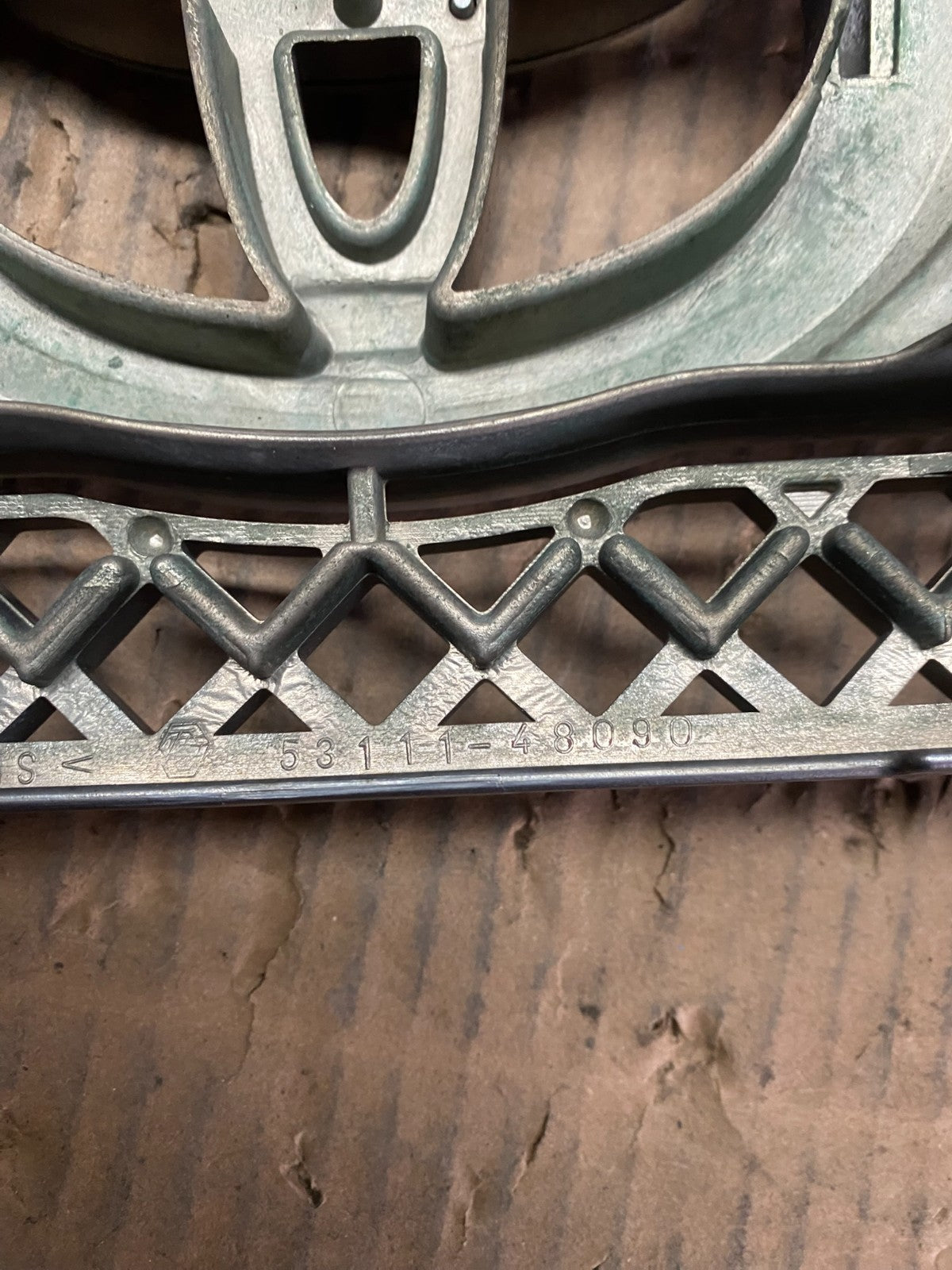 2006 to 2007 Toyota Highlander Front Upper Grille Grill With Emblem W9877 DG8