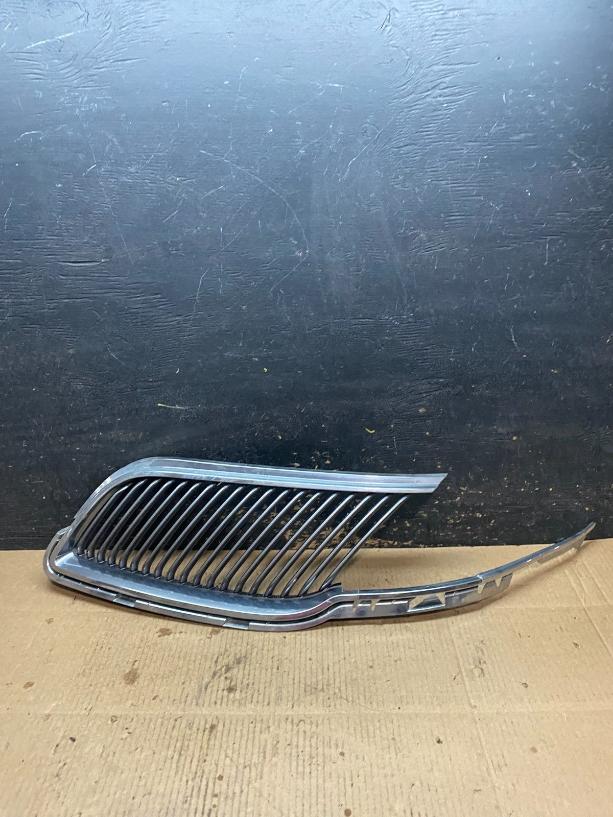 2013 to 2016 Lincoln MKT Left Driver LH Side Front Grill Grille OEM X9637 DG0