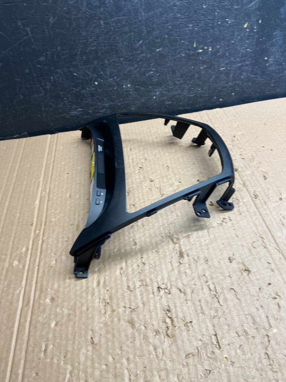 2014-2016 Hyundai Elantra Center Radio Climate Control Air Vent Bezel AF6435 DW1