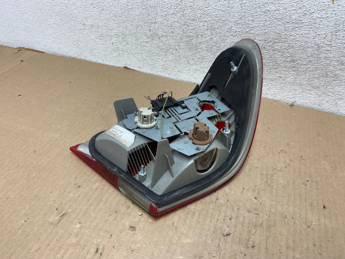 2000-2002 Mercedes-Benz E-CLASS E430 Right Passenger Side Tail Light AG8003 LK3