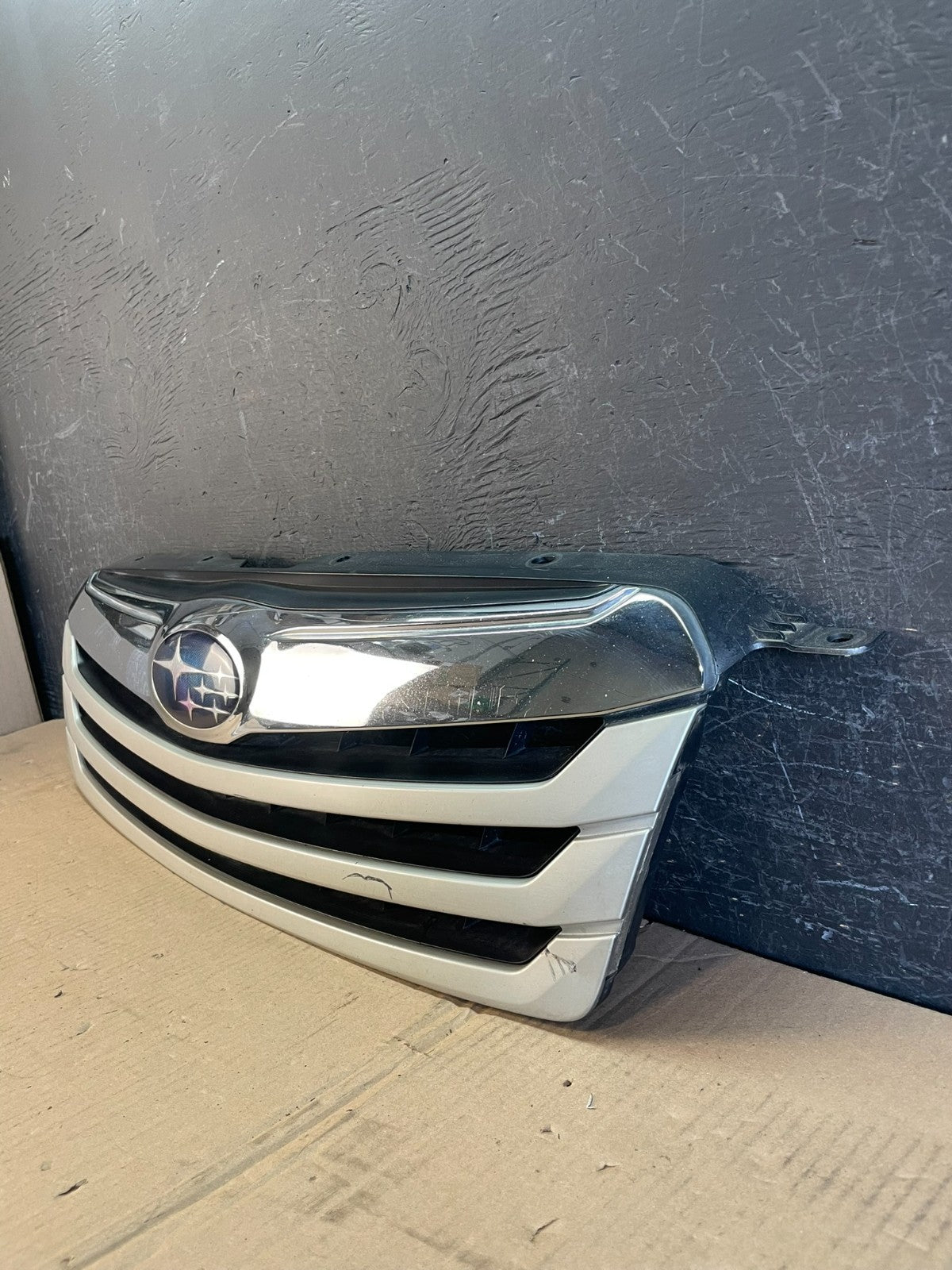 2010 to 2012 Subaru Legacy Outback Wagon Front Grill Grille AD8577 DG1