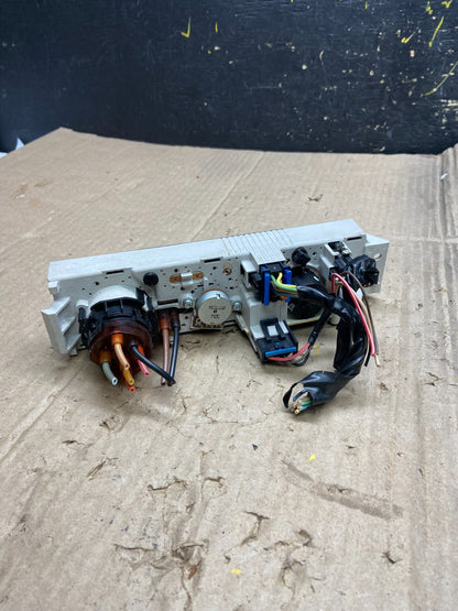 1996 - 2005 GMC Chevrolet Express 1500 Climate Control A/C X1918 DG3
