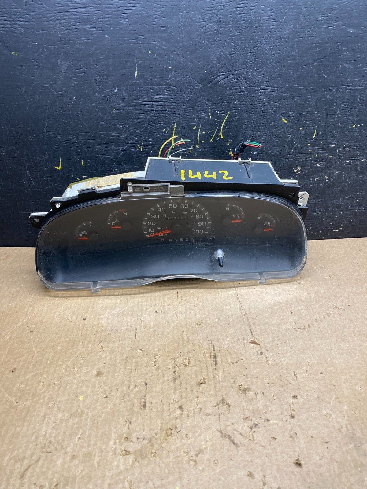 1997 to 2003 Ford E350 VAN Gauge Speedometer Cluster Oem z4402  DG0