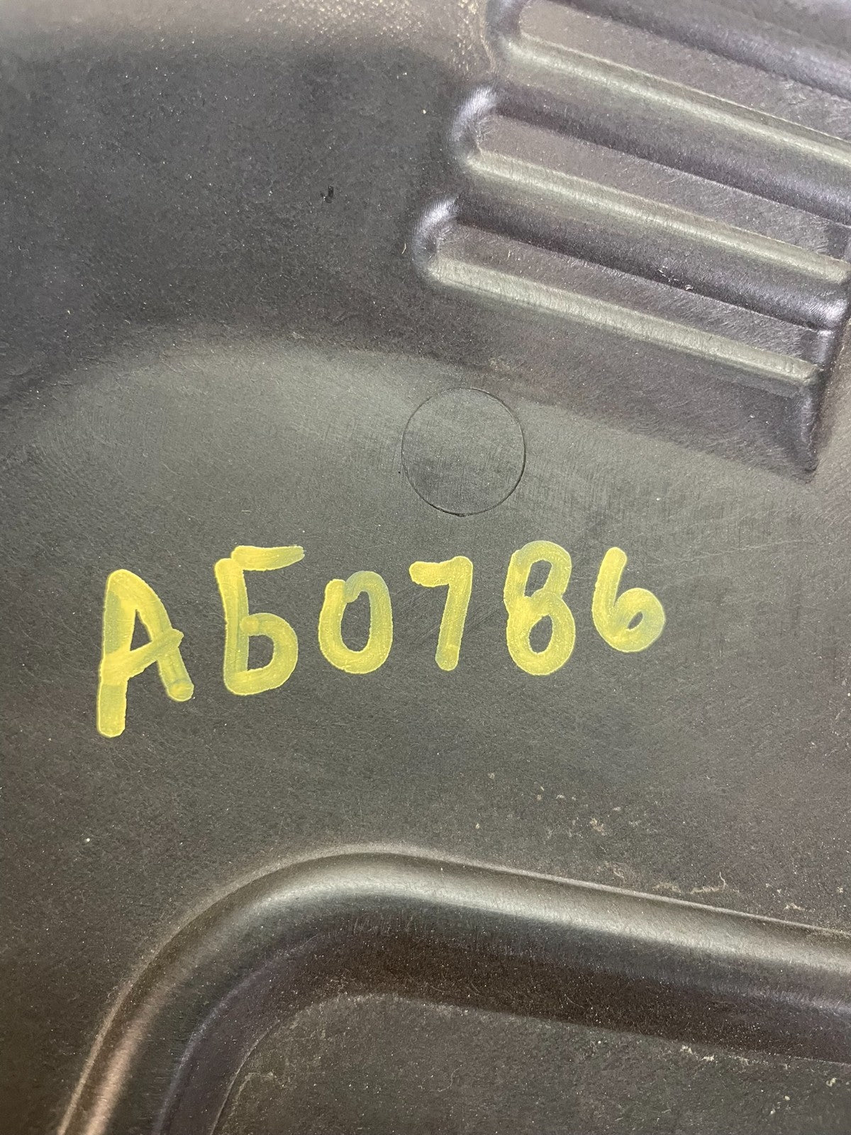 2007 to 2014 Chevrolet Silverado Vortec Engine Cover Shield AG0786 DG7