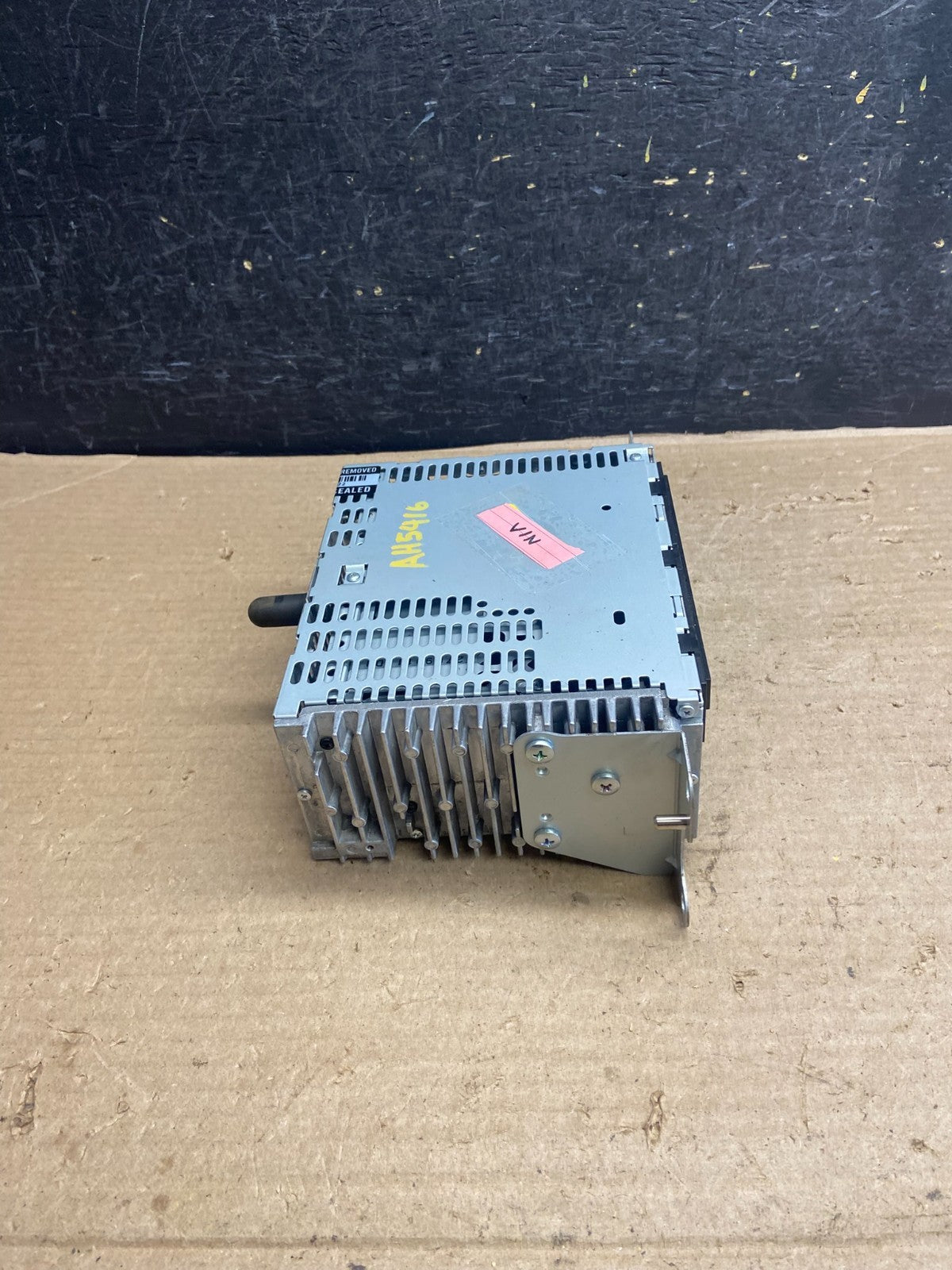 2013 to 2014 Ford Edge AM/FM Radio Reciever AH5416 DG1