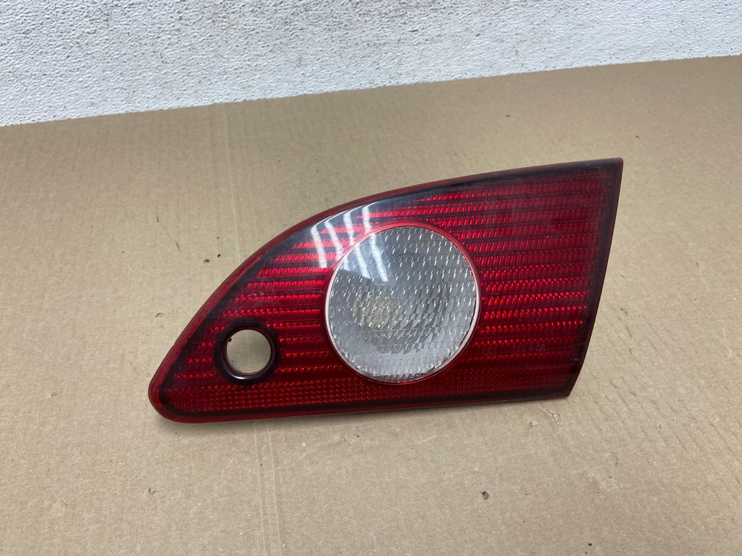 2001 2002 Toyota Corolla Right Passenger RH Side Inner Tail light AE6937 LK0
