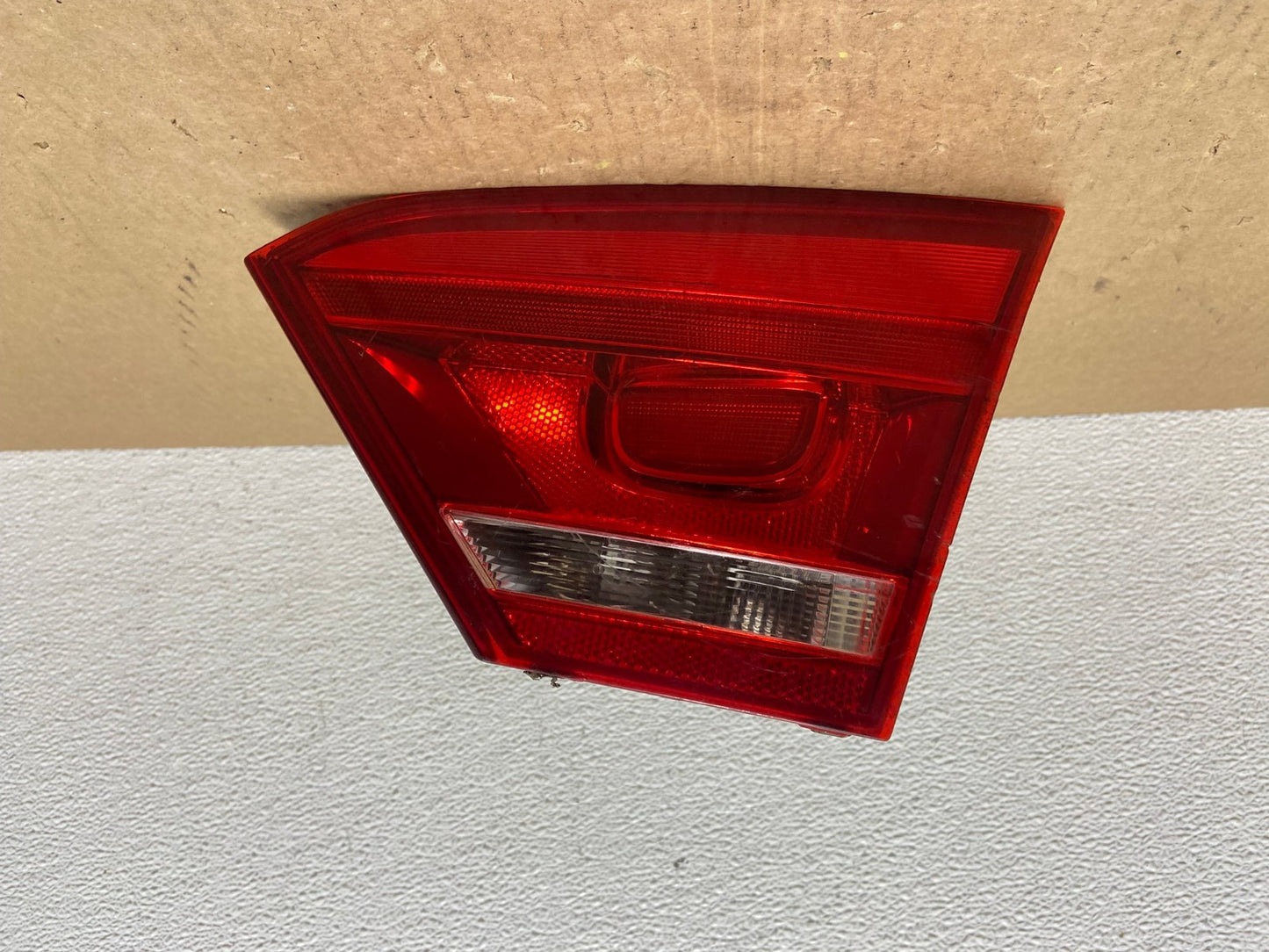 2012 to 2015 Volkswagen Passat Right Passenger Tail light inner Oem AC1284 LK0