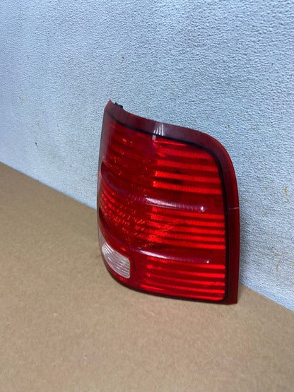 2002 to 2005 Ford Explorer Right Passenger Rh Side Tail light AI2550 LK1
