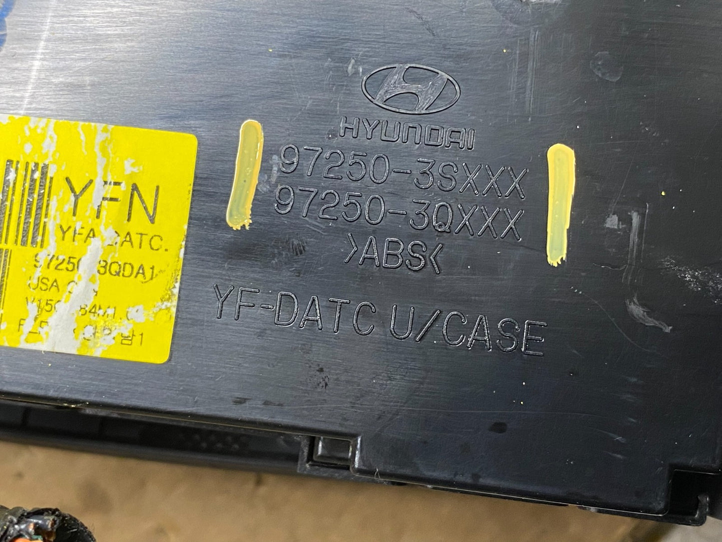 2011 to 2014 Hyundai Sonata Center Radio Climate Control Air Vent Bezel Z4475 DG6
