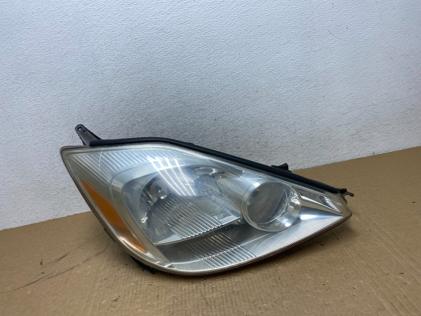 2004-2005 Toyota Sienna Right Passenger Xenon Headlight AG0553 DW0