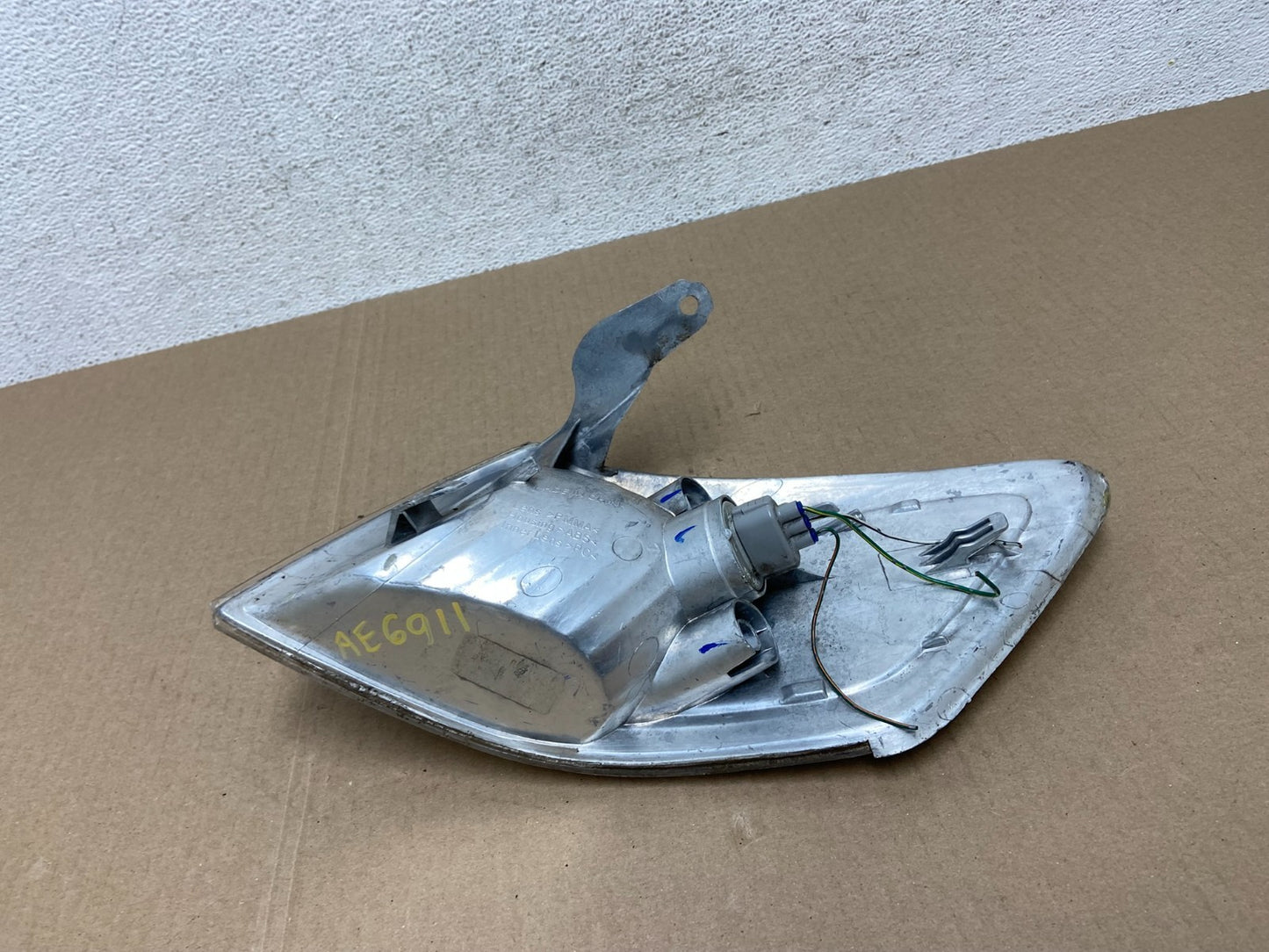 2000 - 2001 Toyota Camry Front Right Passenger RH Turn Signal AE6911 DW6
