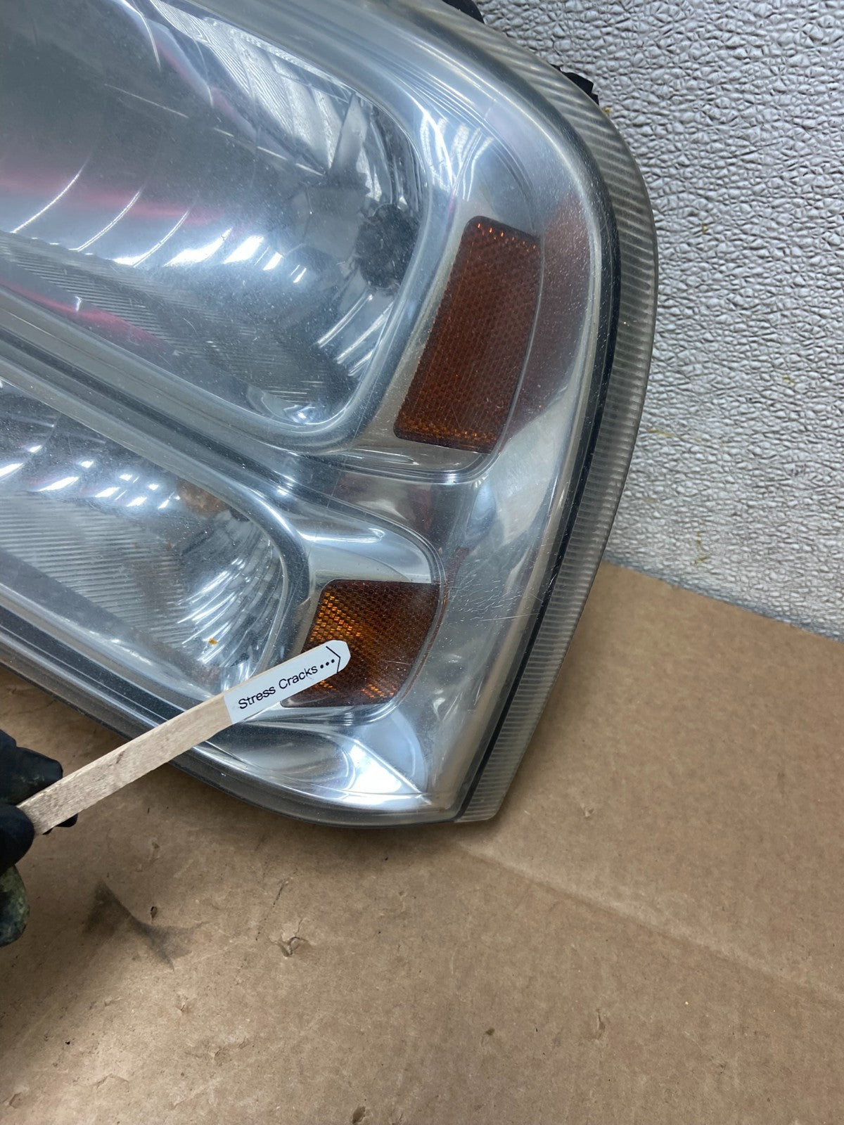 2005-2007 Ford F-250 F250 Super Duty Left Driver LH Side Headlight Y8561 DG4