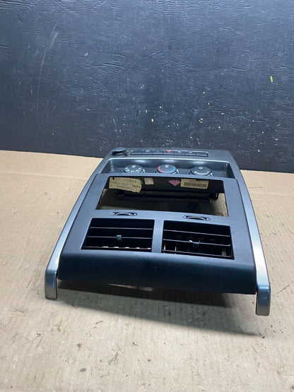2008 to 2012 Jeep Liberty Dash Climate Temperature Control Radio Bezel O6925 DG3