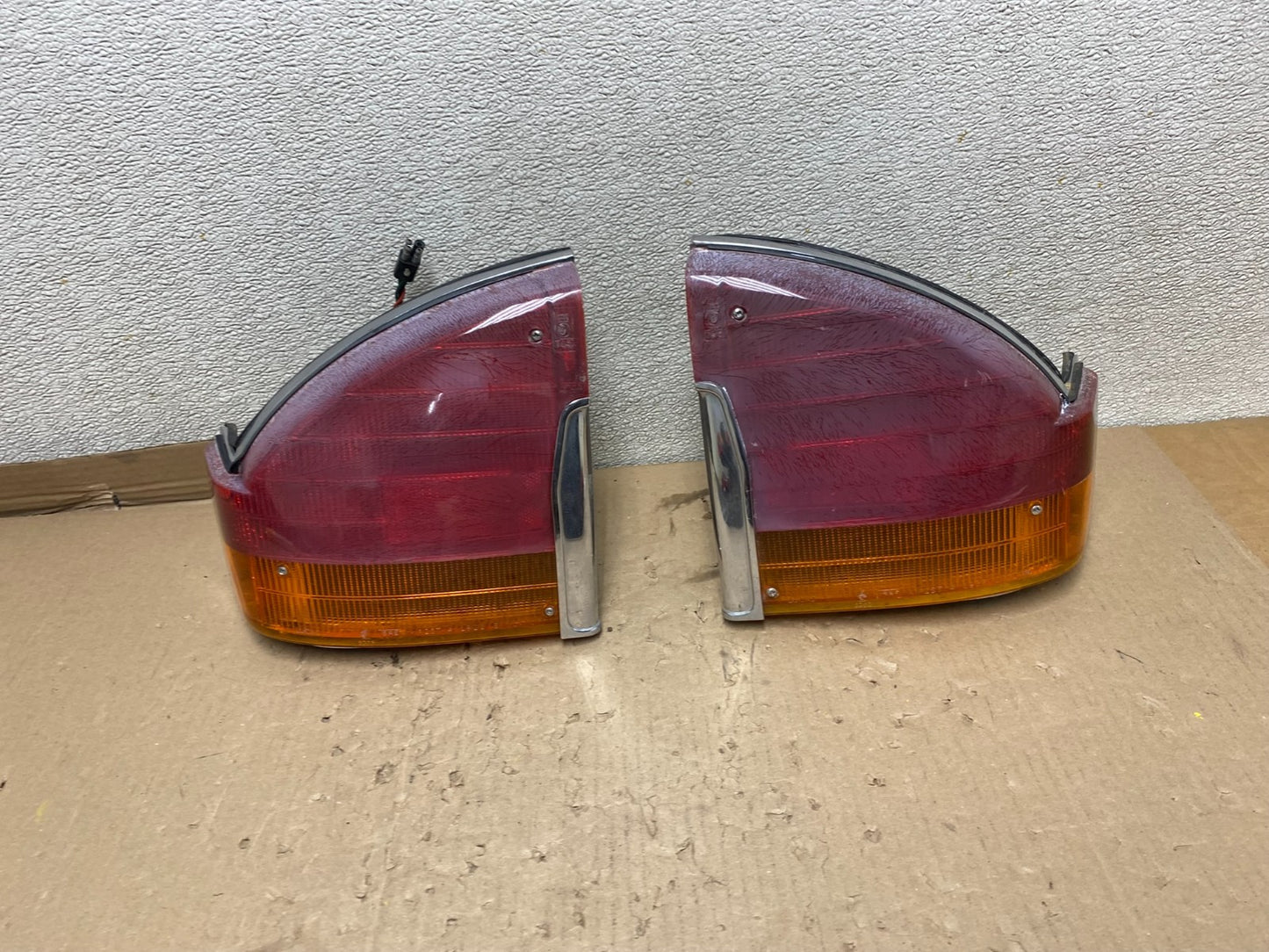 1986 to 1991 Jaguar Xjs Left+Right Set  Tail Lights OEM u1175 DG0