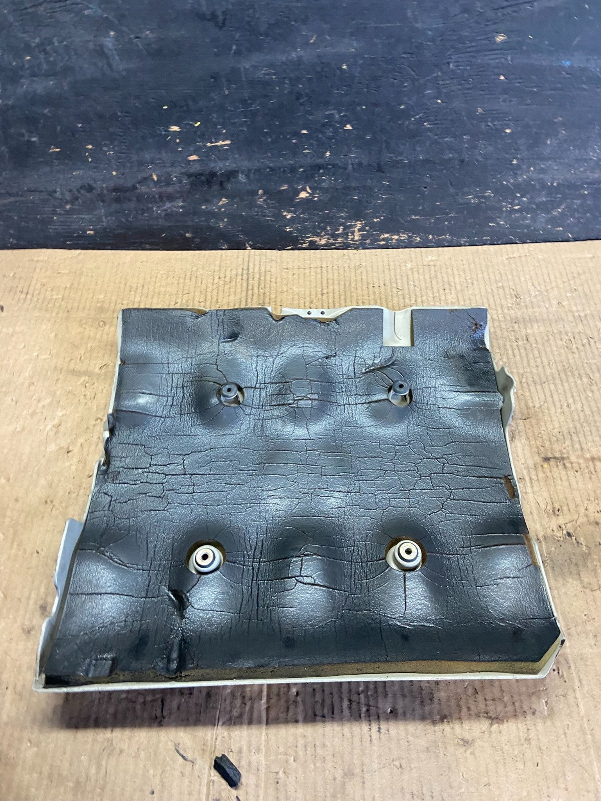 2001 to 2004 Cadillac Deville Seville Northstar Engine Motor Cover R7109 DG5