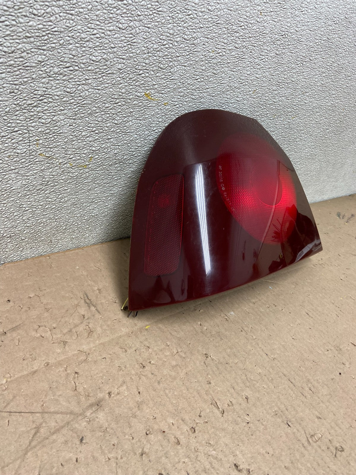 2000 - 2005 Chevrolet Impala Left Driver Lh Side Tail Light AD0997 LK1