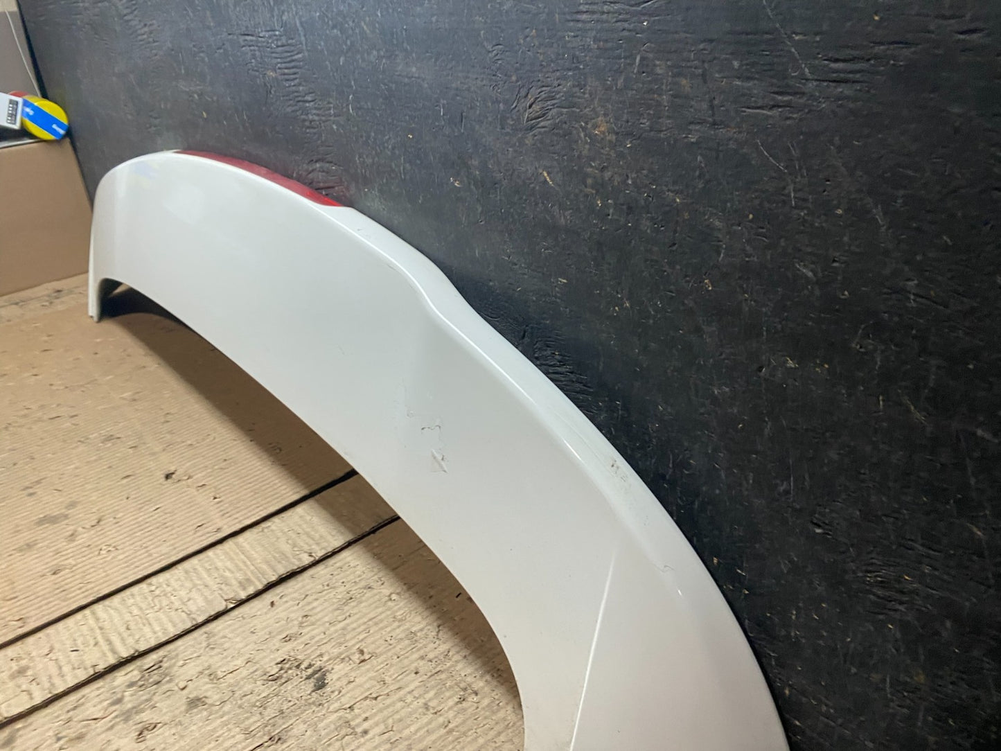 2015 to 2020 Kia Sedona Rear Trunk Spoiler Wing Oem W6091 DG1