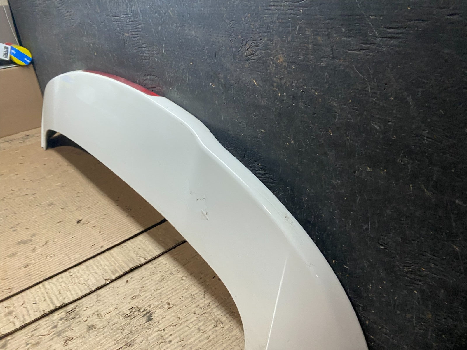 2015 to 2020 Kia Sedona Rear Trunk Spoiler Wing Oem W6091 DG1