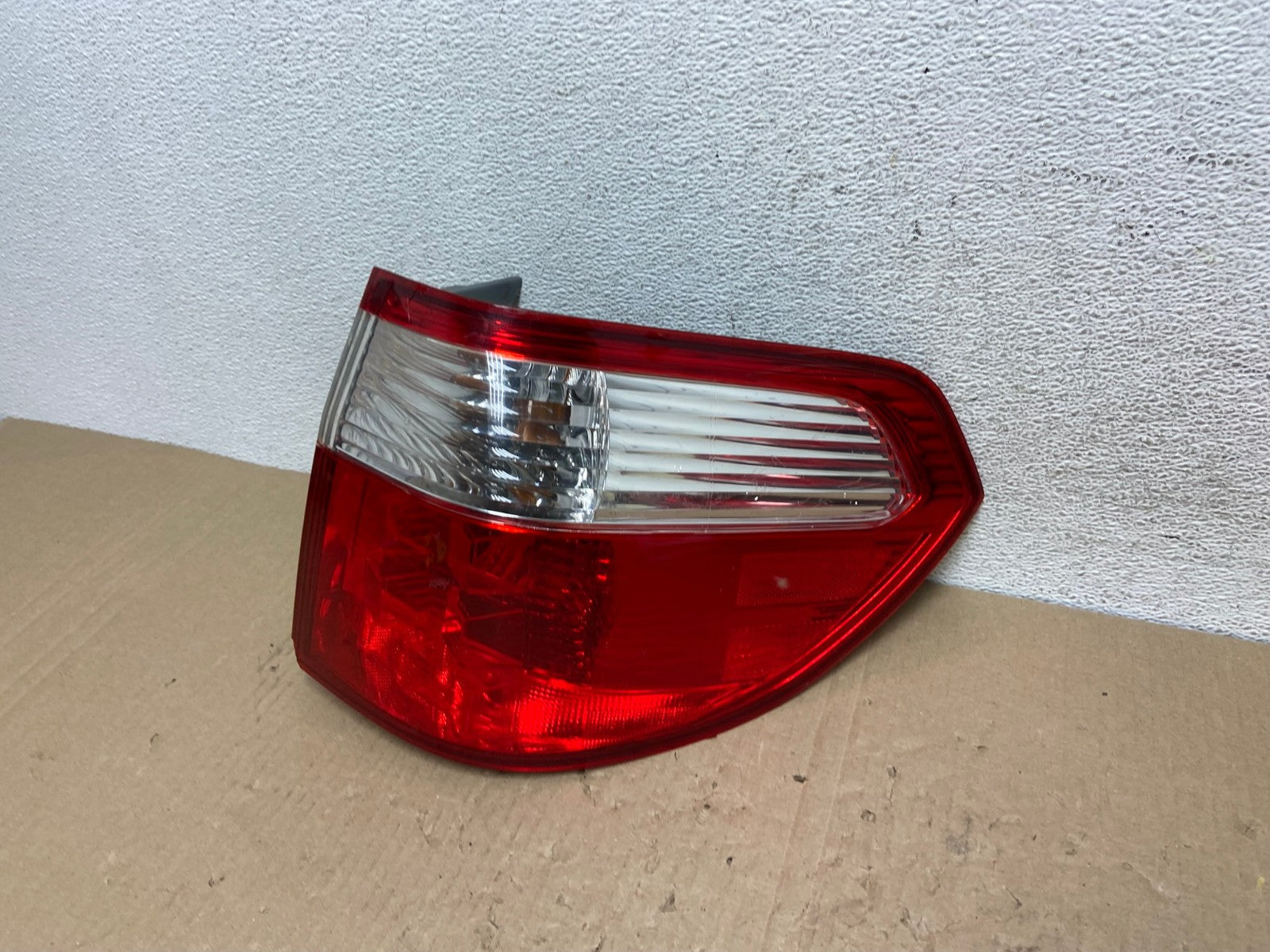2005 2006 2007 Honda Odyssey Right Passenger RH Side Tail Light AE9740 LK1