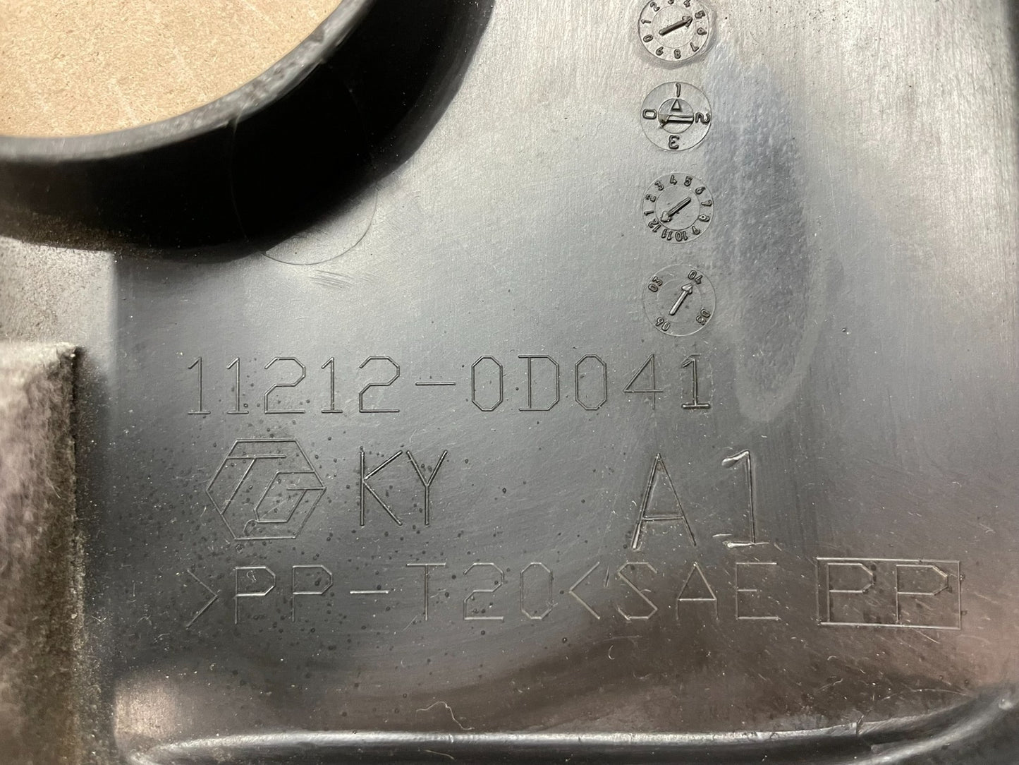 2005 to 2008 Toyota Corolla Matrix 1.8L Motor Engine Cover AD8710 DW4