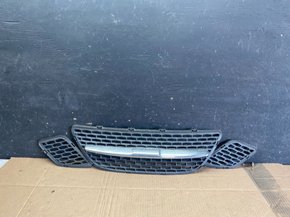 2005 to 2009 Saab 9-7x Front Upper LH Center RH Set Grille Grill OEM Q0504 DG0