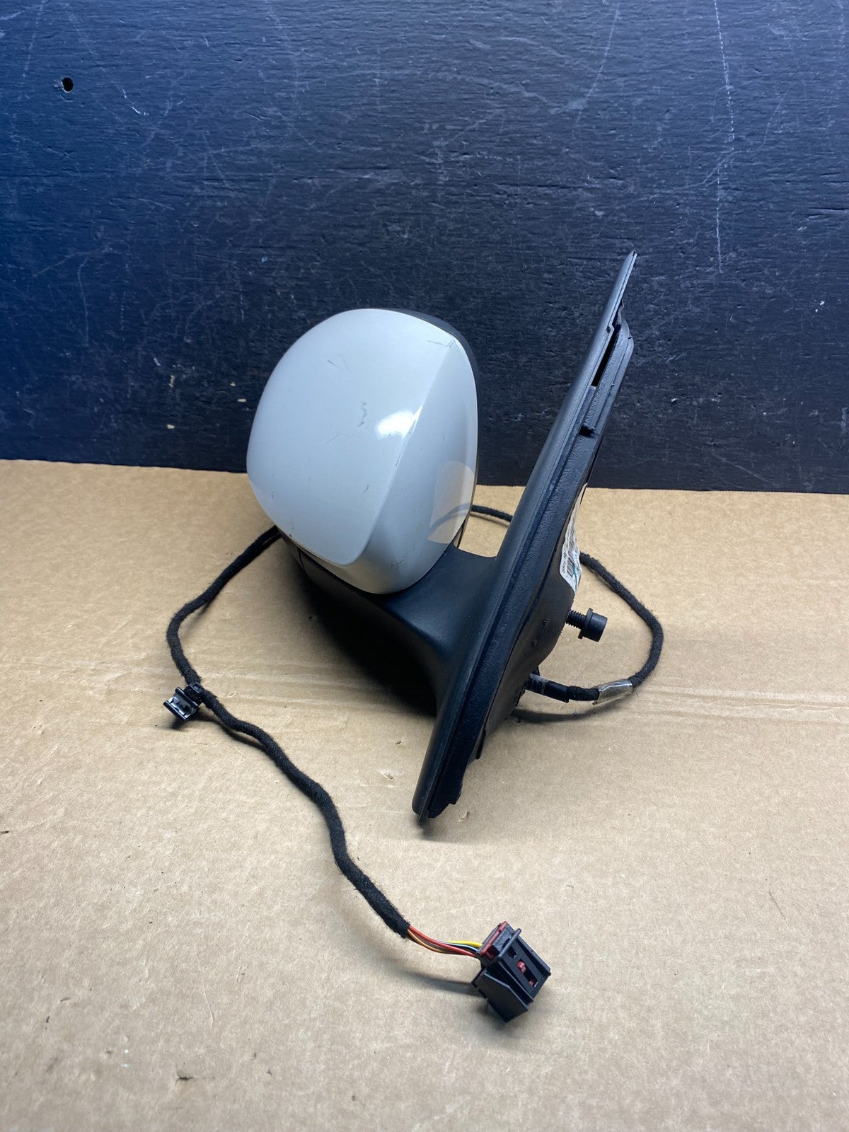 2009 to 2018 Volkswagen Tiguan Right Passenger View Door Mirror af7874 DG2