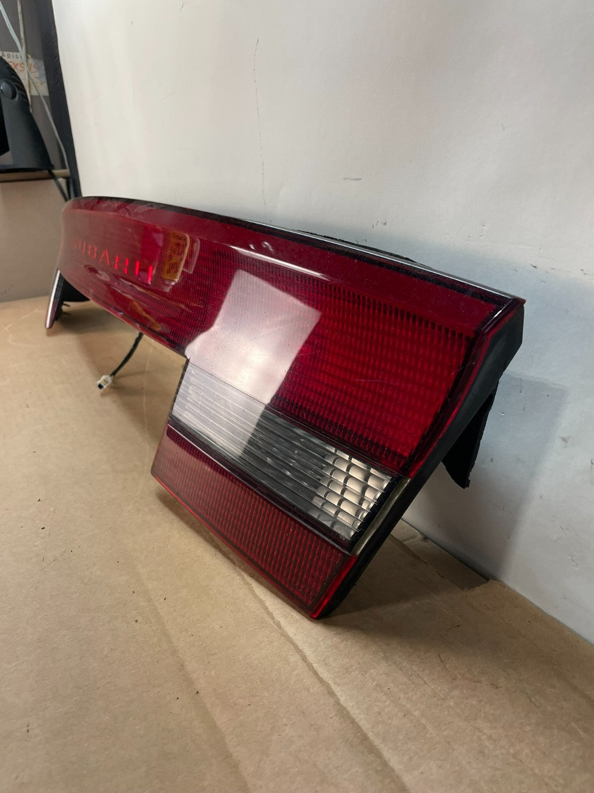 2000 to 2004 Subaru Legacy 4dr Sedan Trunk Center Tail Light Panel AG0815 DG1