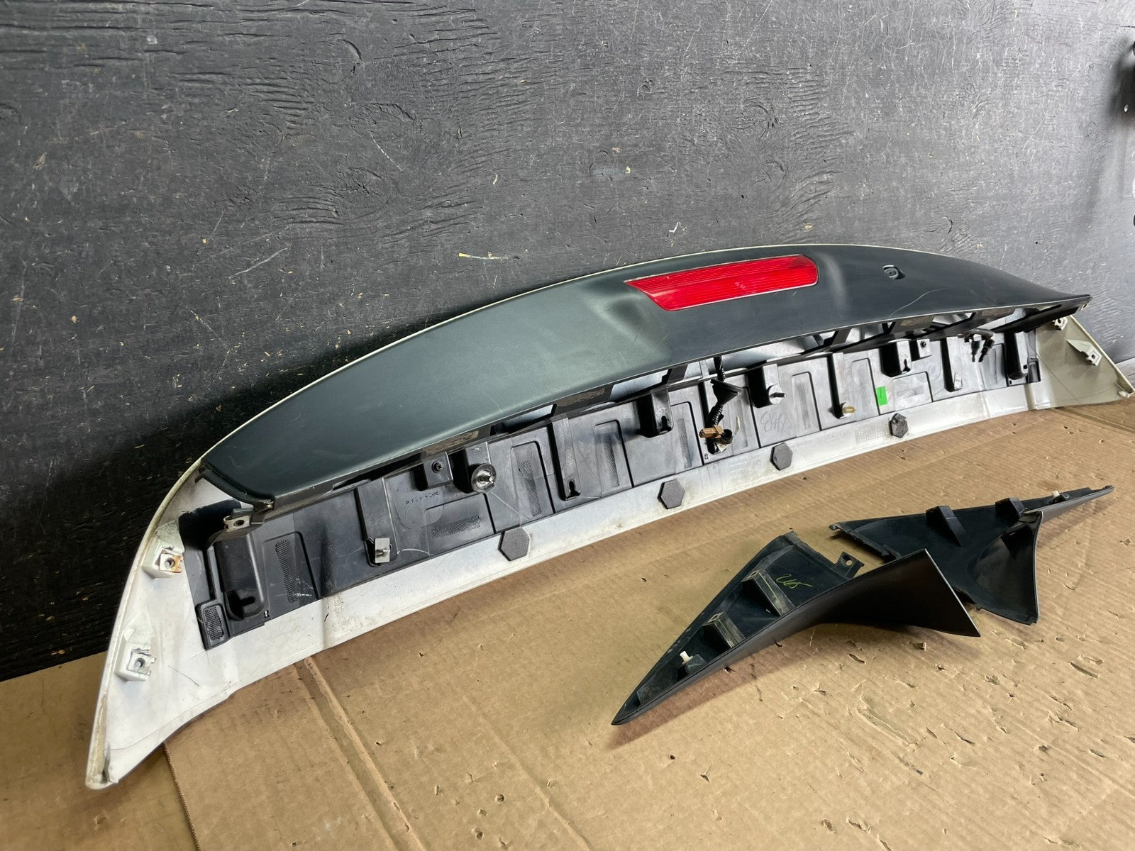 2013 to 2020 Nissan Pathfinder Rear Spoiler Wing Oem AB3086 DG11