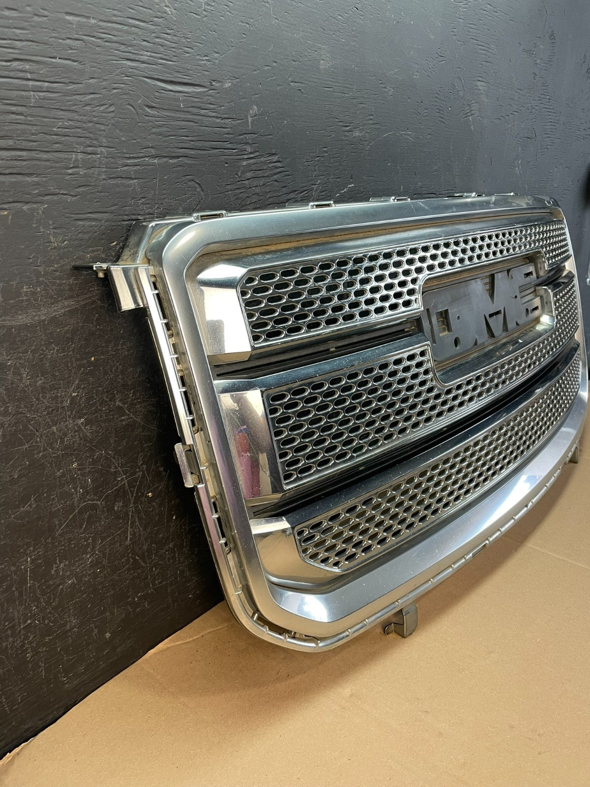 2013 2014 2015 GMC Acadia Denali Front Upper Grill Grille AD8322 DG2