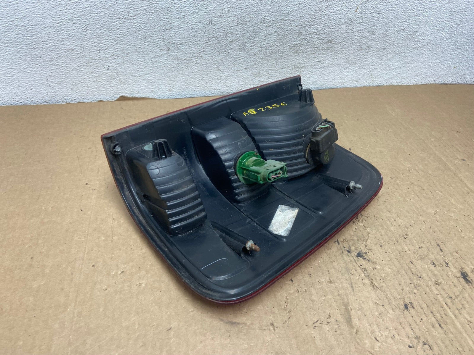2004 to 2008 Ford F150 F-150 Left Driver LH Side Tail Light AG23565