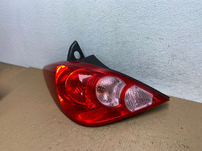 2007 - 2012 Nissan Versa Hatchback Left Driver Side Lh Tail Light AD8025 LK1