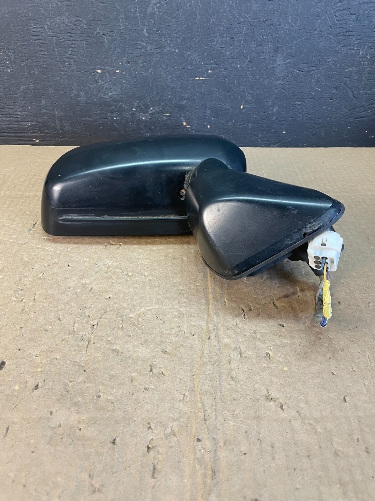 2004 - 2011 Mitsubishi Endeavor Right Passenger RH Door View Mirror AC9903 DW5