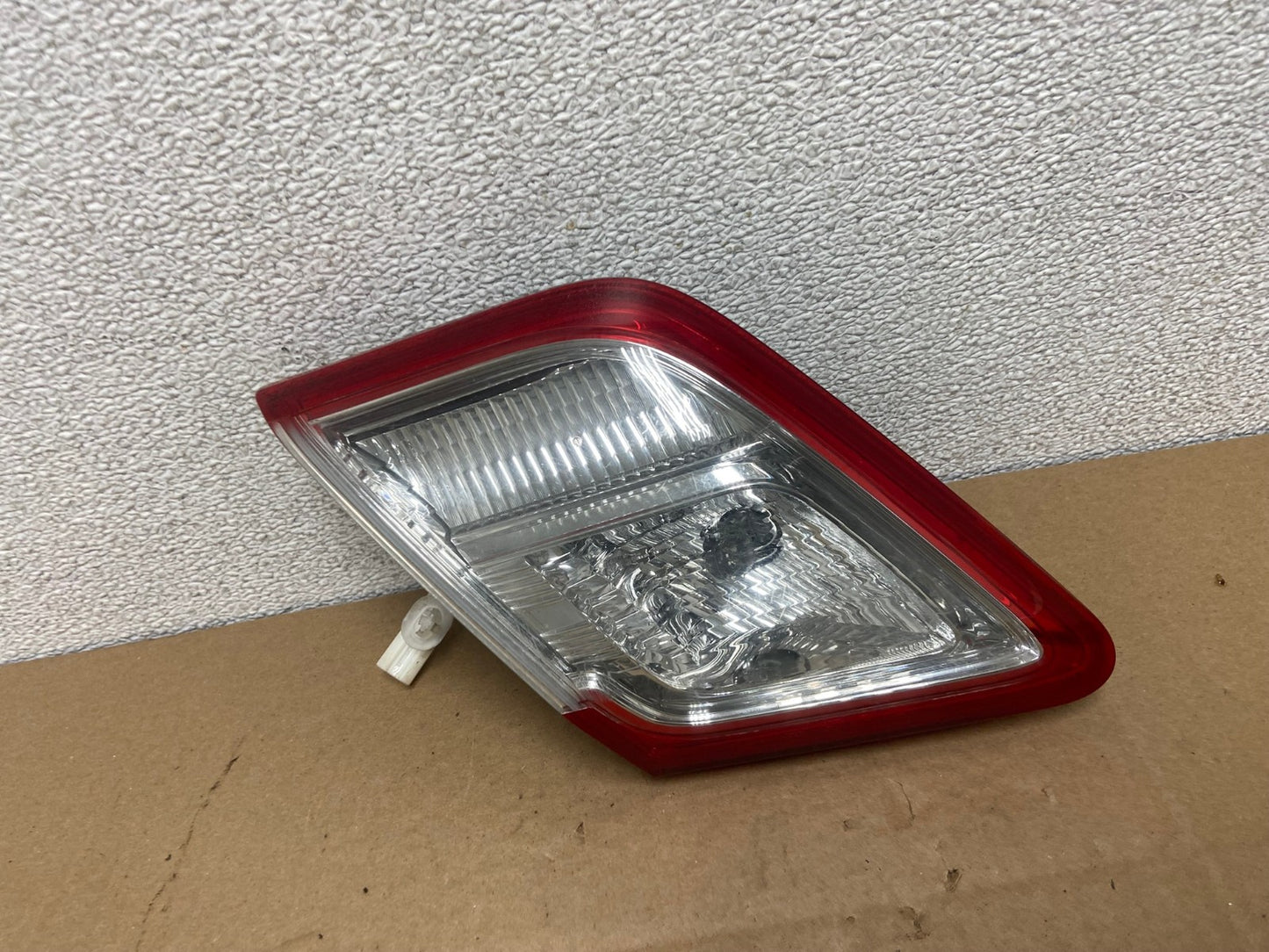 2010-2011 Toyota Camry Hybrid Left Driver LH Side Inner Tail Light Oem AB6155 LK0
