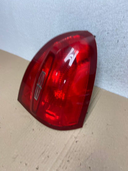 1998 to 2002 Lincoln Town Car Right Passenger RH Tail Light AE9480 LK1