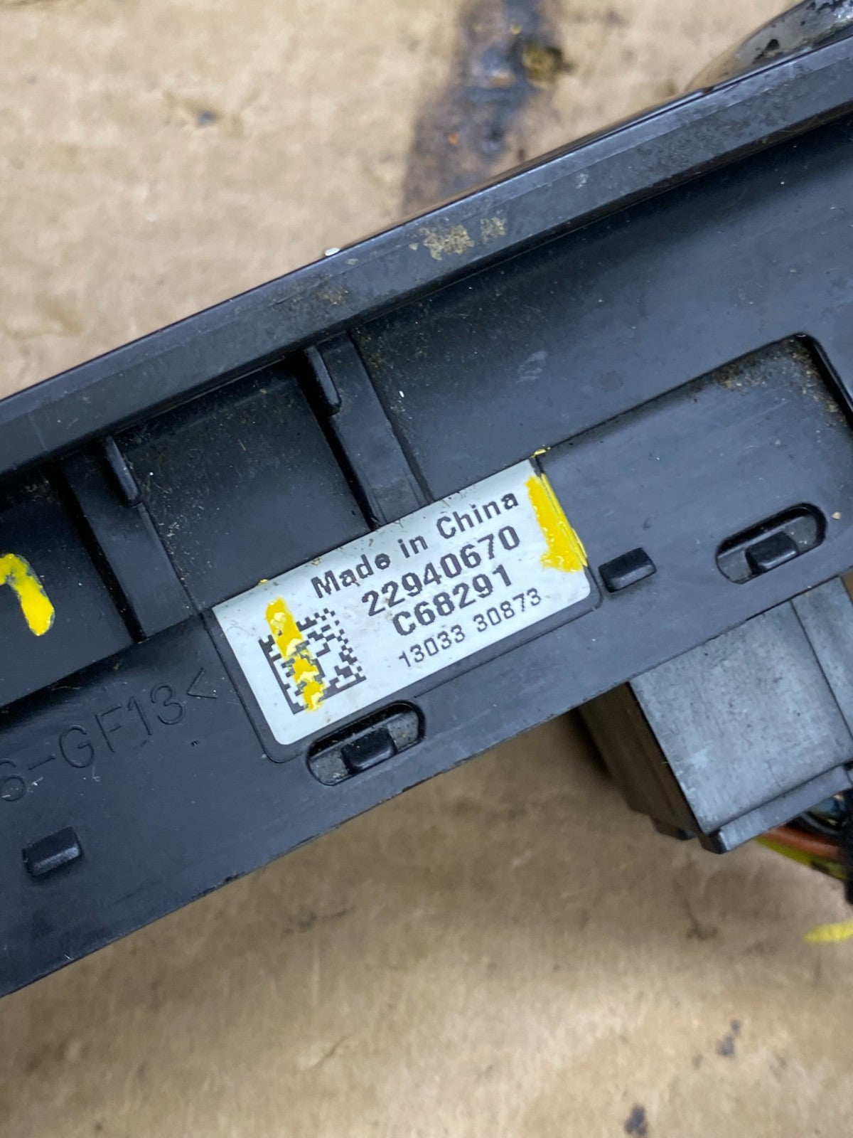 2007-2014 Chevrolet Tahoe Silverado Yukon Pedal Traction Control Switch W9447 DG5
