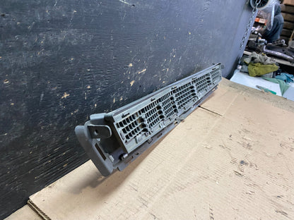 2008 to 2011 Cadillac Cts front Lower Grill Grille W2549 DG5