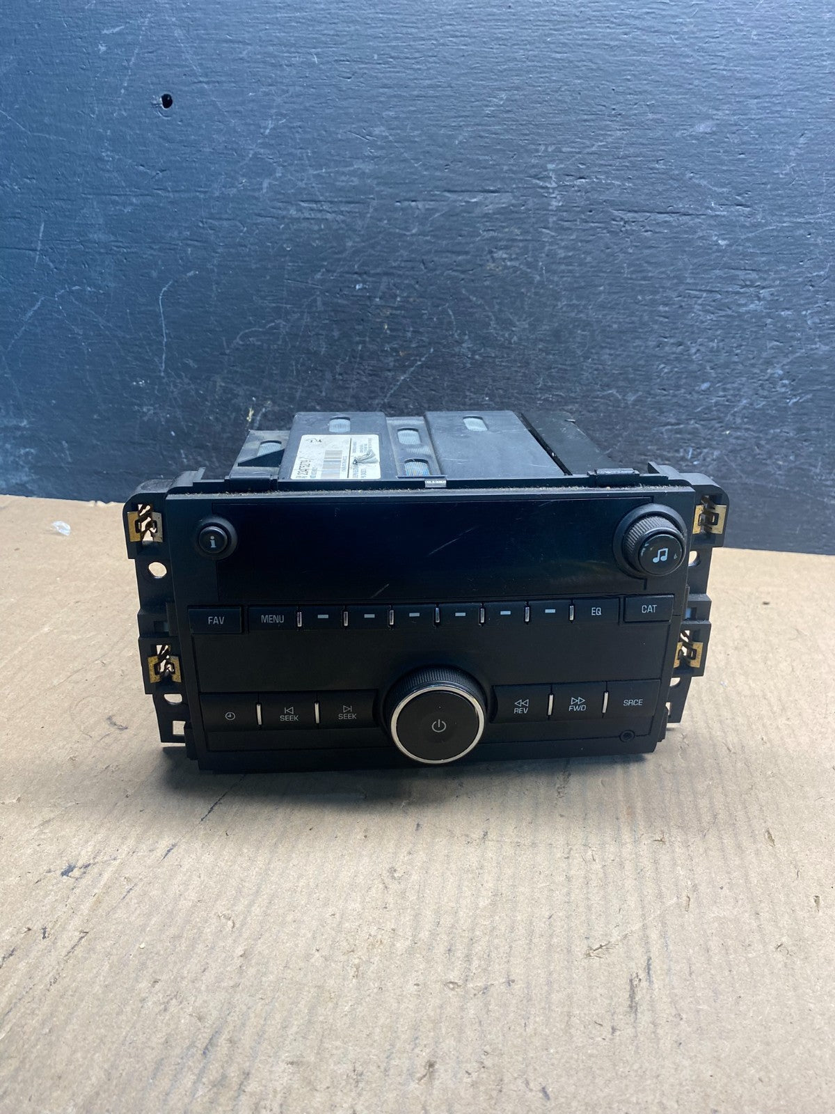2015-2024 Chevrolet Express GMC Savana Radio AM FM mp3 Aux Input AE7731 DW0