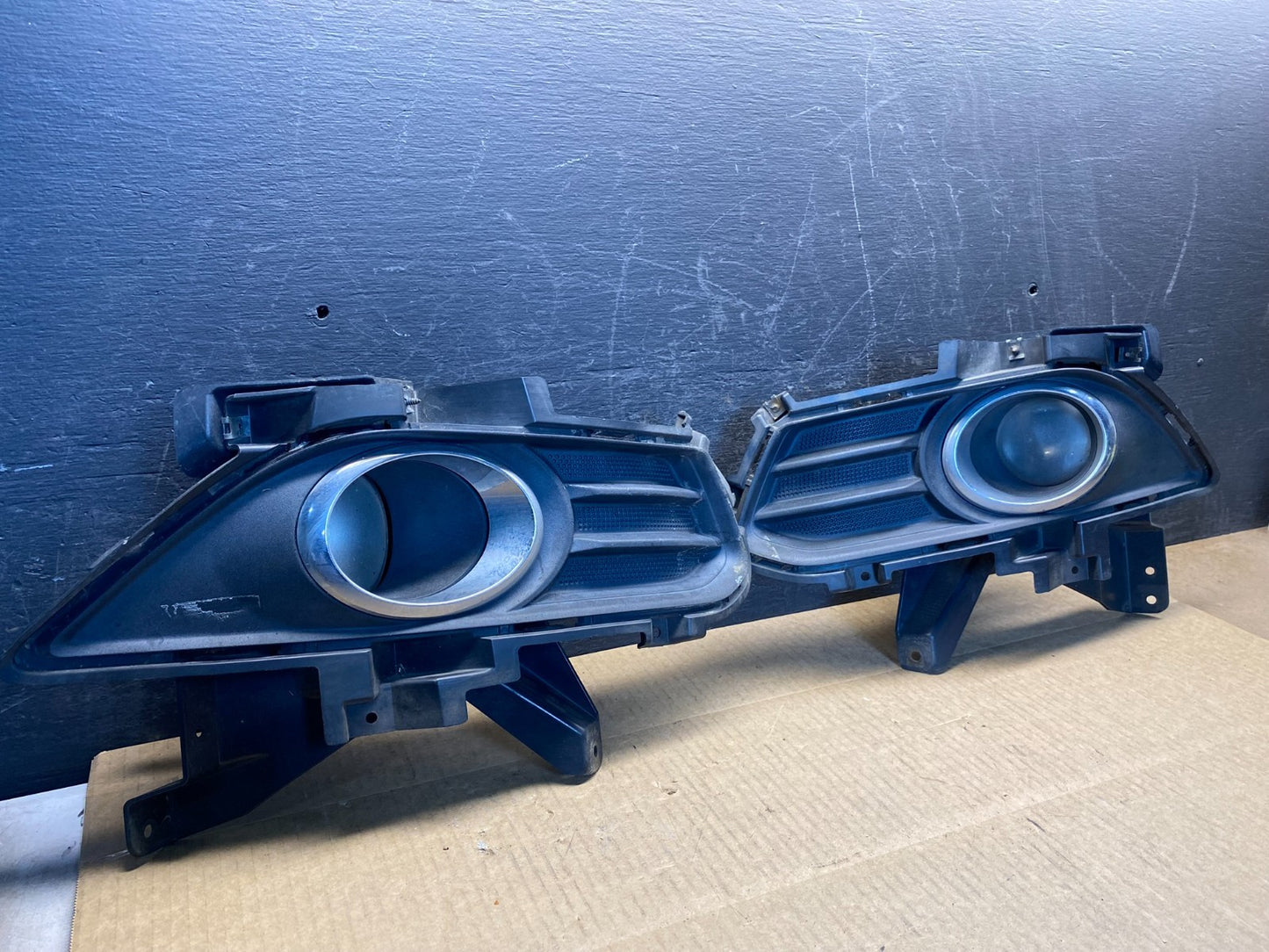 2013-2016 Ford Fusion Front Bumper Left+Right Set Fog Light Bezel Trim AG7275 DG2