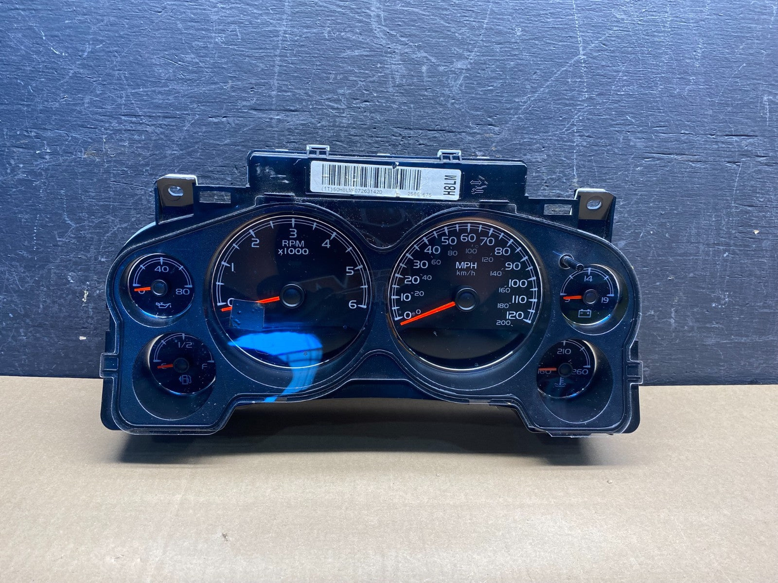 2007 to 2013 Chevrolet Silverado Suburban Cluster Gauge Speedometer AG7444 DG0
